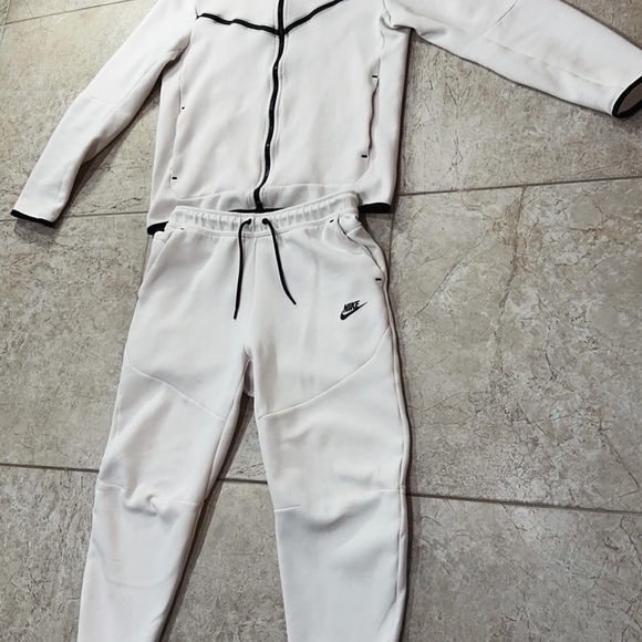 White Nike Tech Fleece Tracksuit !SOLD! - Picture 6 of 7